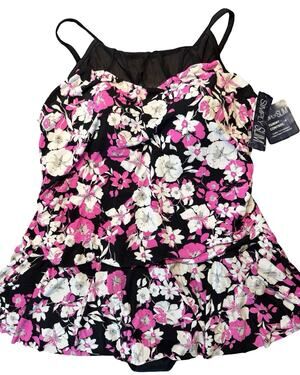 New‎ with tags Simply Slim one-piece swimsuit in women’s size 3X